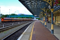 Another view of platform 2 at Dundalk Station, with the railcar stabling sidings on the left. A redundant Mk3 carriage set is stored in one of the sidings.